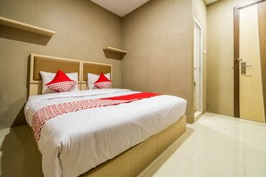 华丽双人房 | 办公桌、免费 WiFi、床单