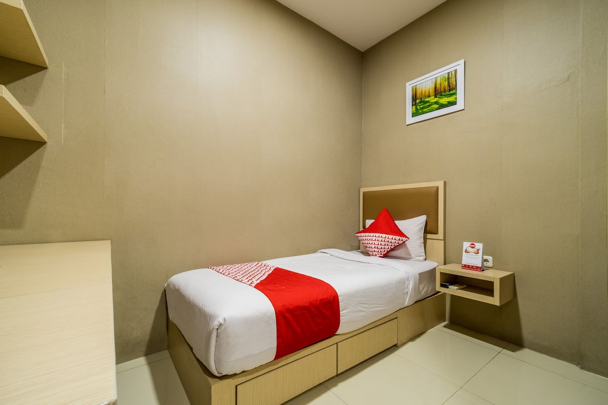 Standard Single Room | Meja, Wi-fi percuma, cadar katil