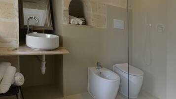 Double Room, Terrace | Bathroom | Free toiletries, bidet, towels