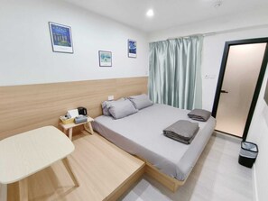 尊榮雙人房 | 熨斗/熨衣板、免費無線上網、床單