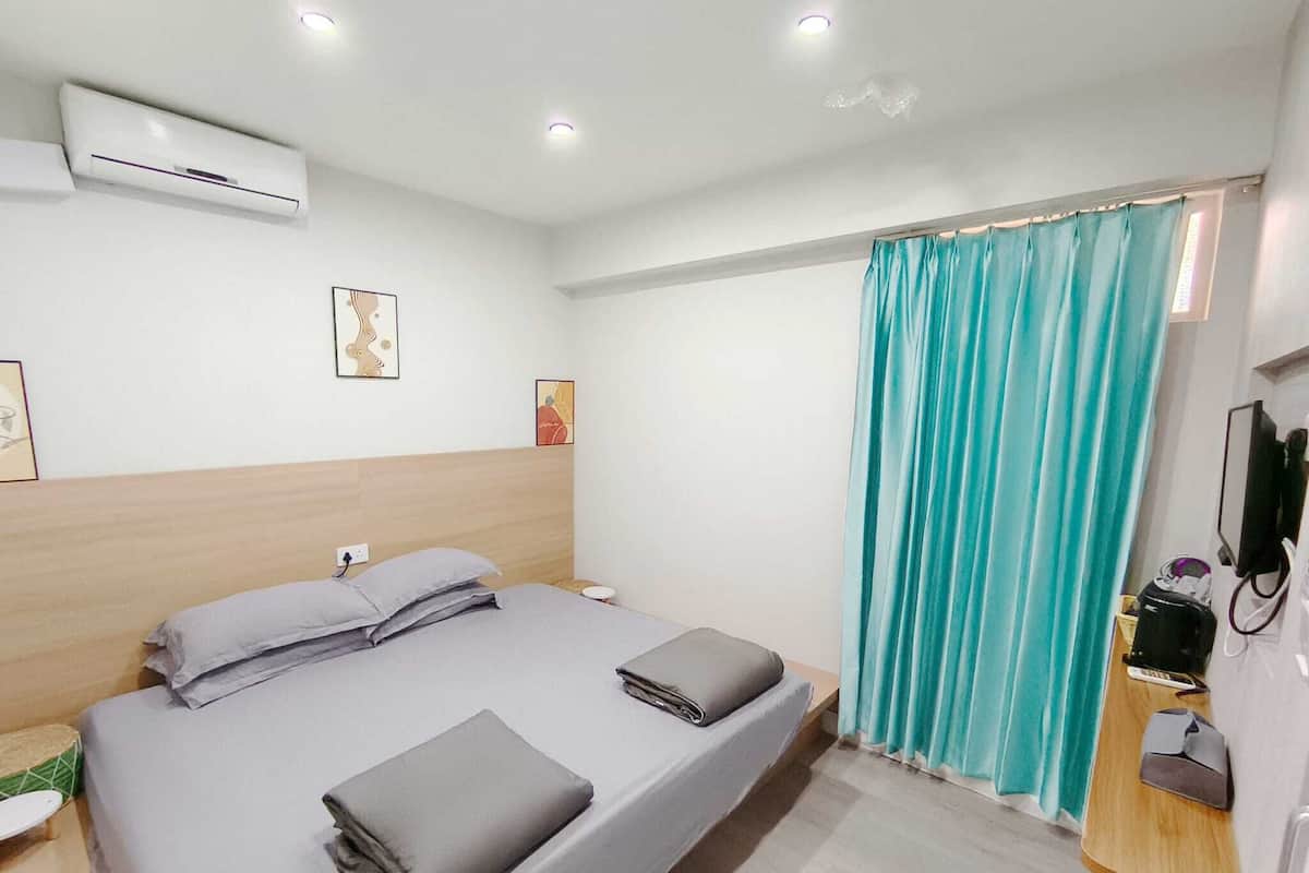 Standard Room | Iron/ironing board, free WiFi, bed sheets