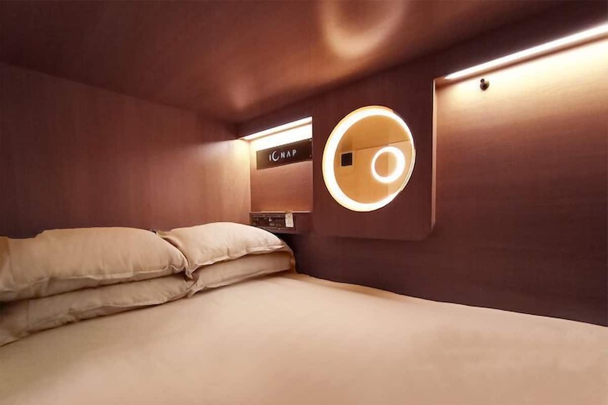 Business Class Sleeping Pod, Mixed | Iron/ironing board, free WiFi, bed sheets