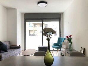 Royal Apartment, 2 Bedrooms, City View | Living room