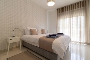 Deluxe Apartment, 3 Bedrooms, Garden View | 3 bedrooms, blackout curtains, soundproofing, iron/ironing board - Full Option 9 People Central Location (Jerusalem)