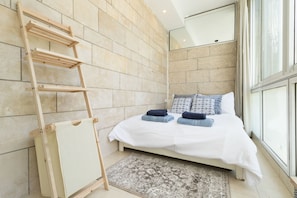Deluxe Apartment, Multiple Beds, Non Smoking, City View