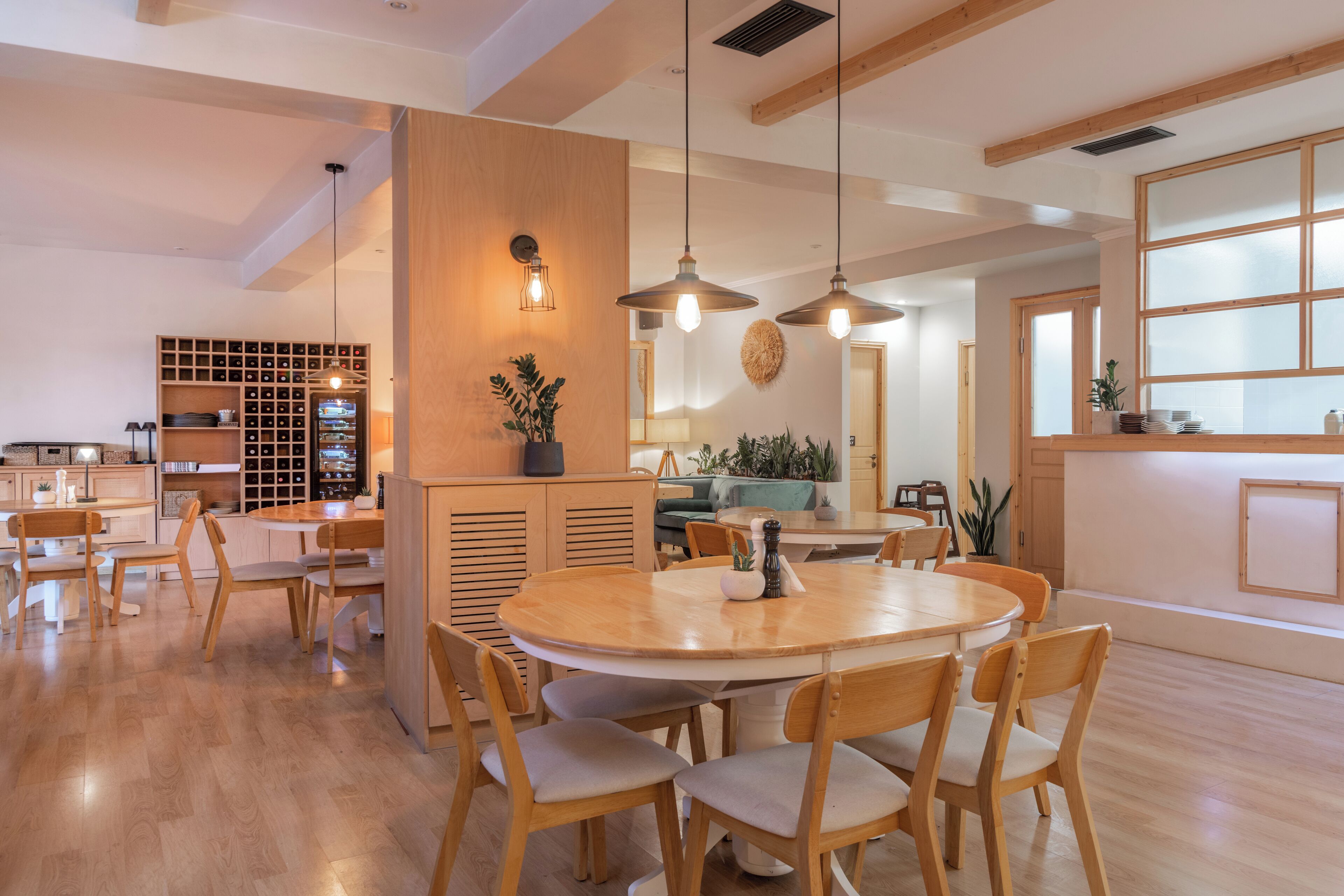 breakfast and dinner served