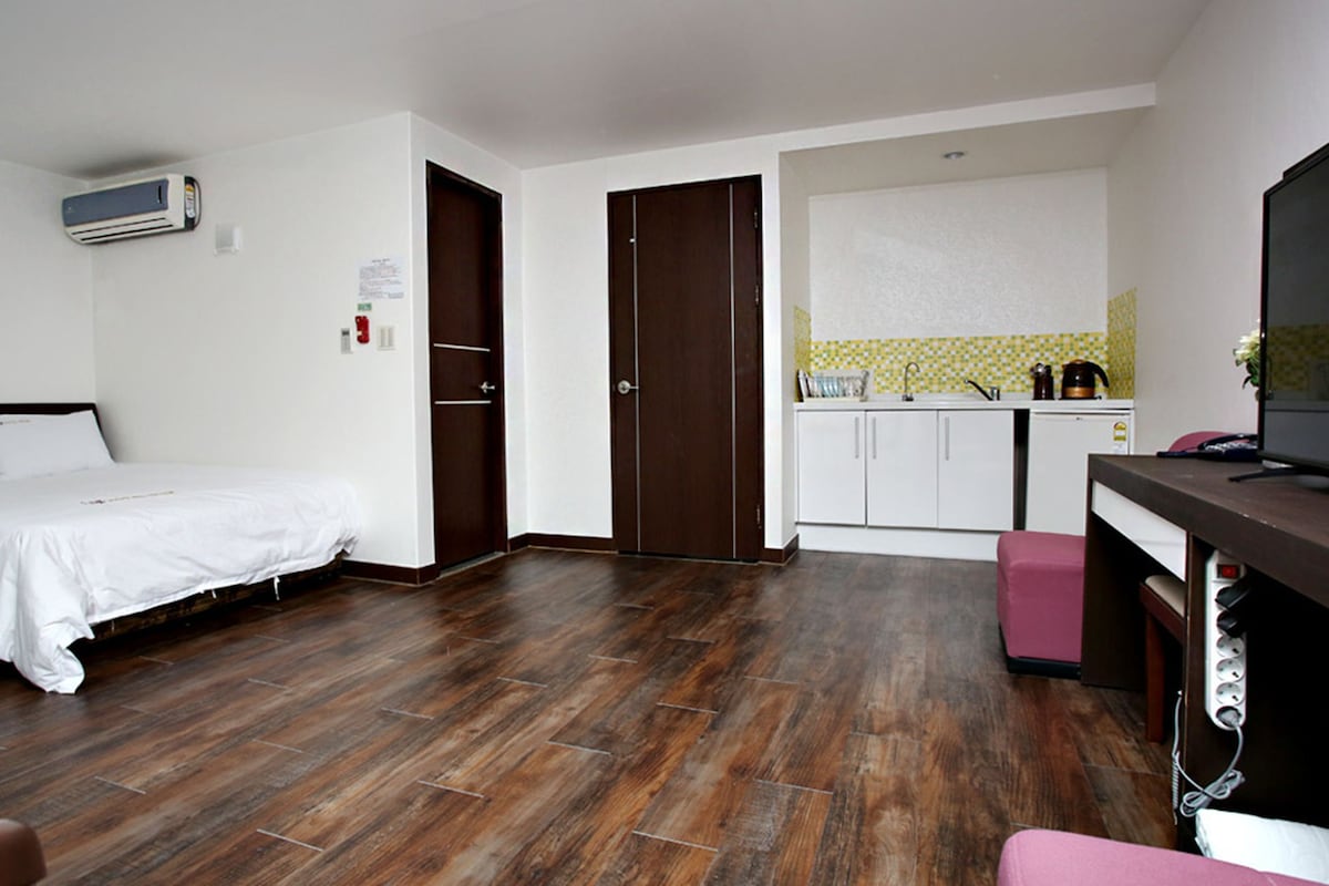 Wifi gratis y ropa de cama