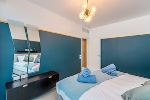 Deluxe Apartment, Multiple Beds, Non Smoking, Sea View | 2 bedrooms, individually decorated, individually furnished - Front of Beach - Trumpeldor Street (Tel Aviv)