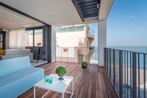 Royal Apartment, 2 Bedrooms, Non Smoking, Sea View | Balcony