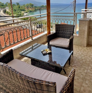 Triple Room | Minibar, in-room safe, individually decorated, individually furnished - Sofotel (Pylos-Nestoras)