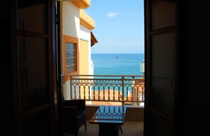 Minibar, coffres-forts dans les chambres, décoration personnalisée