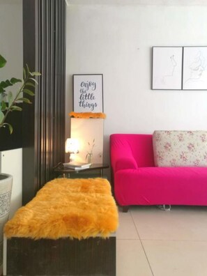 Sofa Bed in Shared Dormitory | Blackout drapes, free WiFi