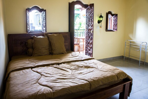 Superior Double Room, 1 Queen Bed | Individually decorated, desk, free WiFi, bed sheets - Shiva House Ubud (Ubud)