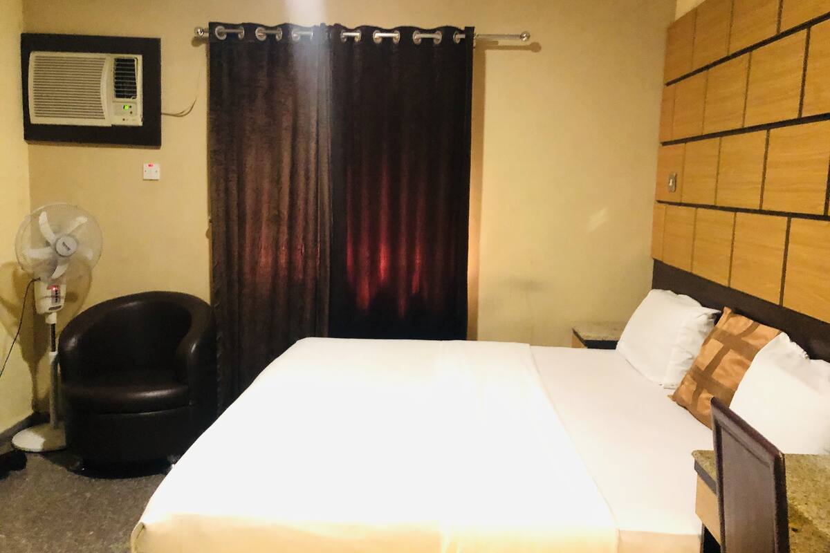 In-room safe, desk, free WiFi, bed sheets