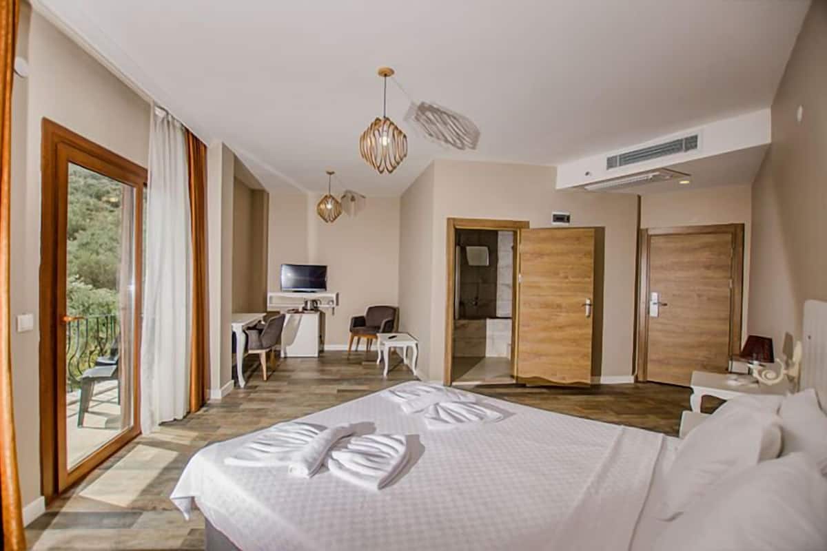 Standard Room | Desk, free WiFi