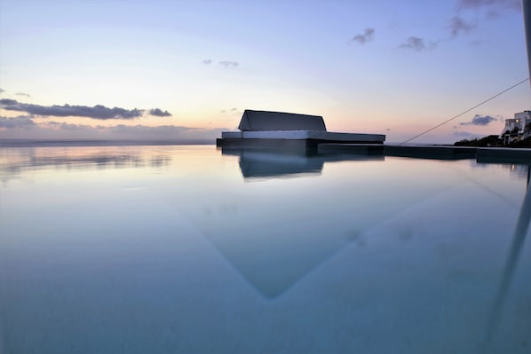 Superior Villa, Private Pool, Sea View | Premium bedding, minibar, in-room safe, soundproofing