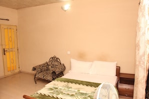 Exclusive Room, 1 Queen Bed, Non Smoking | Minibar, free WiFi