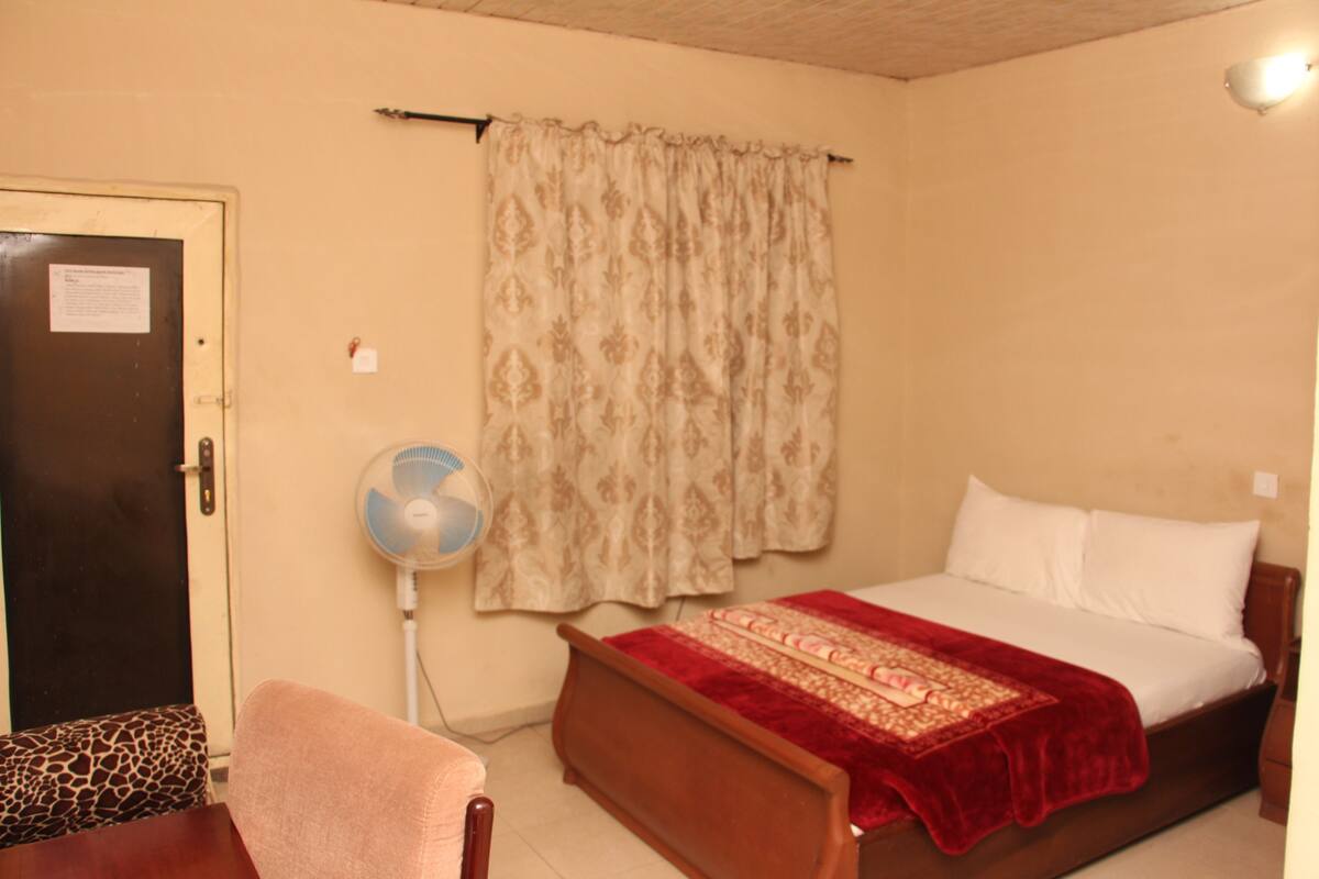 Standard Room, 1 Double Bed, Non Smoking | Minibar, free WiFi