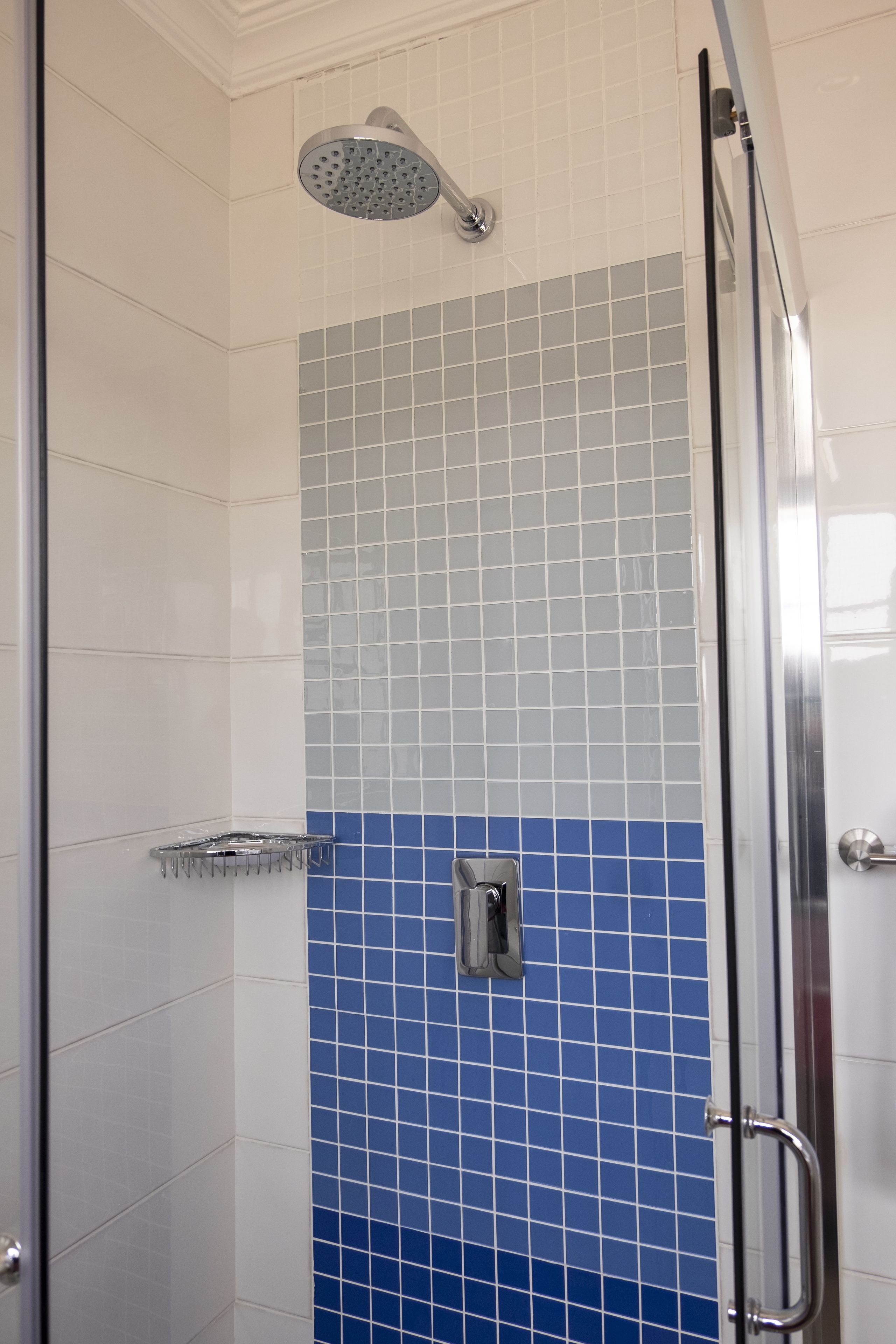 Apartment, 1 Double Bed, Non Smoking | Bathroom | Shower, rainfall showerhead, free toiletries, hair dryer
