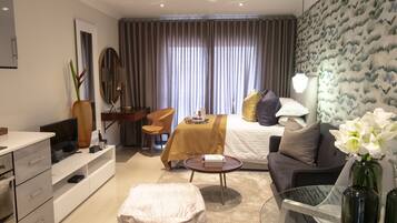 Apartment, 1 Double Bed, Non Smoking | Living area