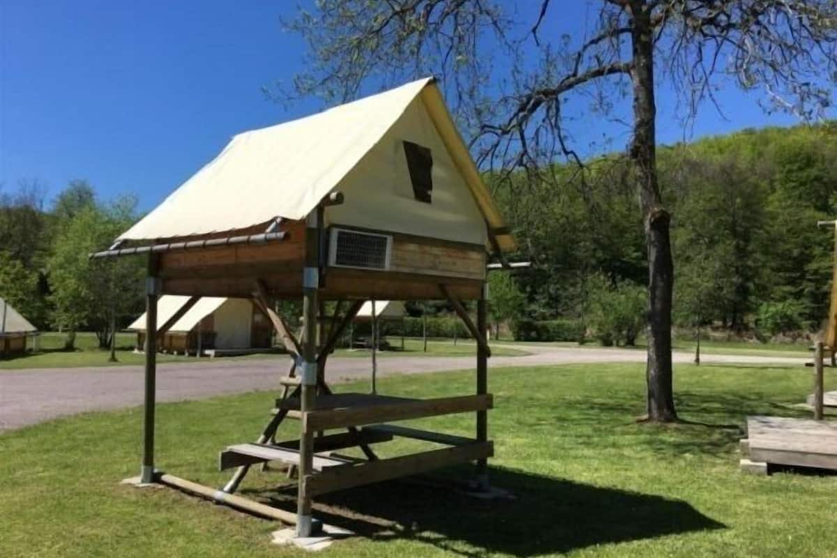 Tent, niet-roken (Bivouac) | Een strijkplank/strijkijzer
