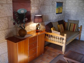 30-inch flat-screen TV with digital channels, TV - Auberge de Crissay (Crissay-sur-Manse)