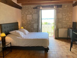 Hochwertige Bettwaren, individuell dekoriert, individuell eingerichtet