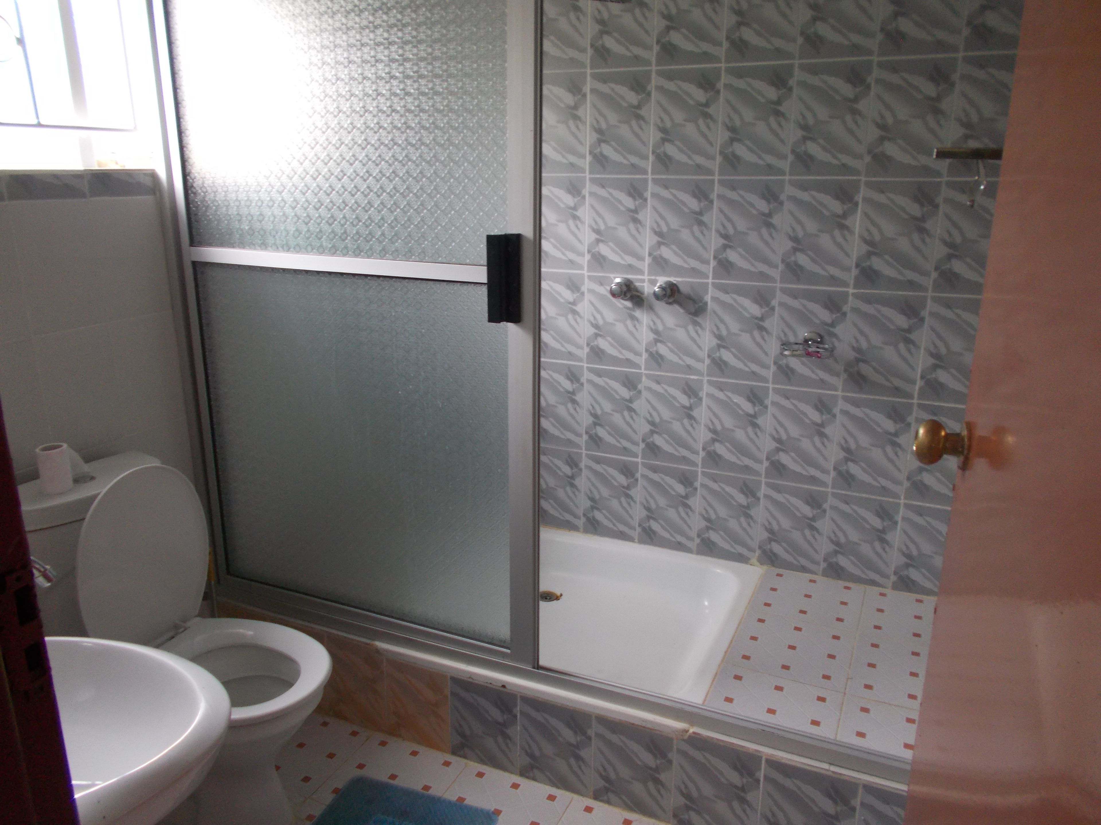 Standard Twin Room, Non Smoking | Bathroom | Combined shower/tub, deep soaking tub, rainfall showerhead