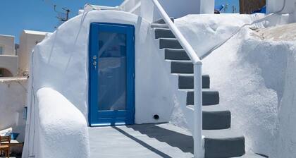 Tholos Villa Oia Santorini