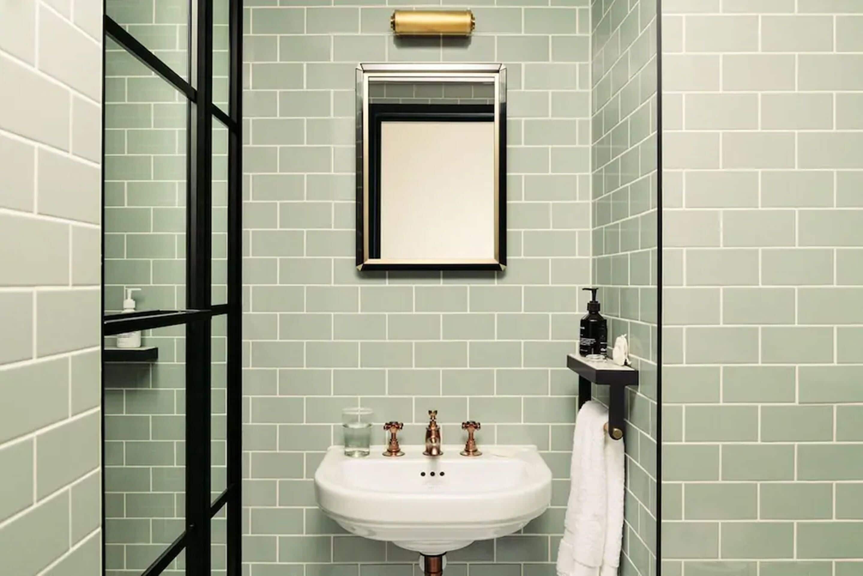 cosy | bathroom | shower, designer toiletries, hair dryer, towels