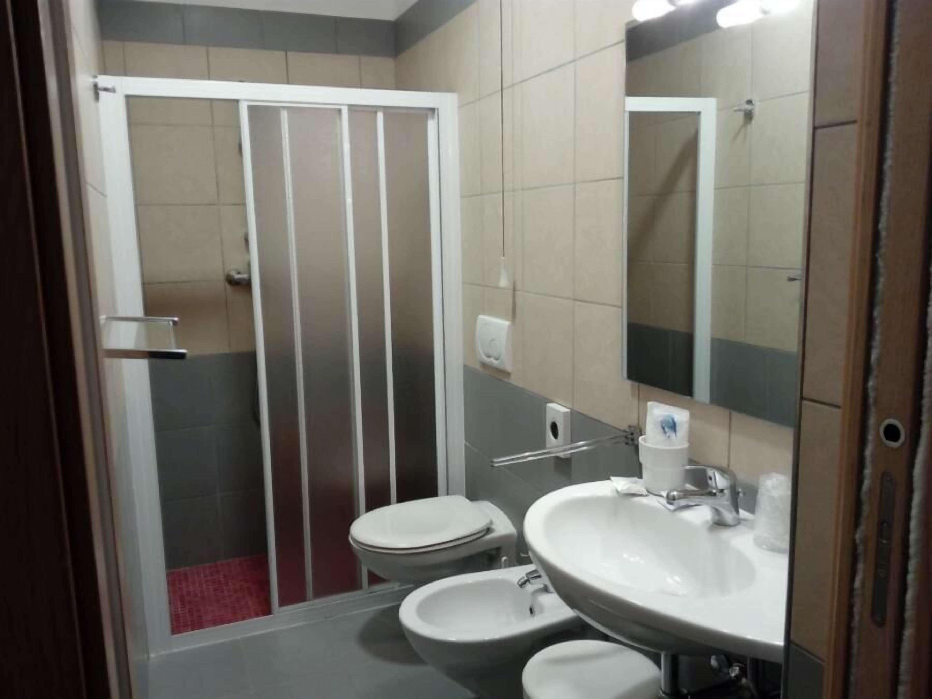 standard room, 2 bedrooms | bathroom | shower, rainfall showerhead, hair dryer, bidet