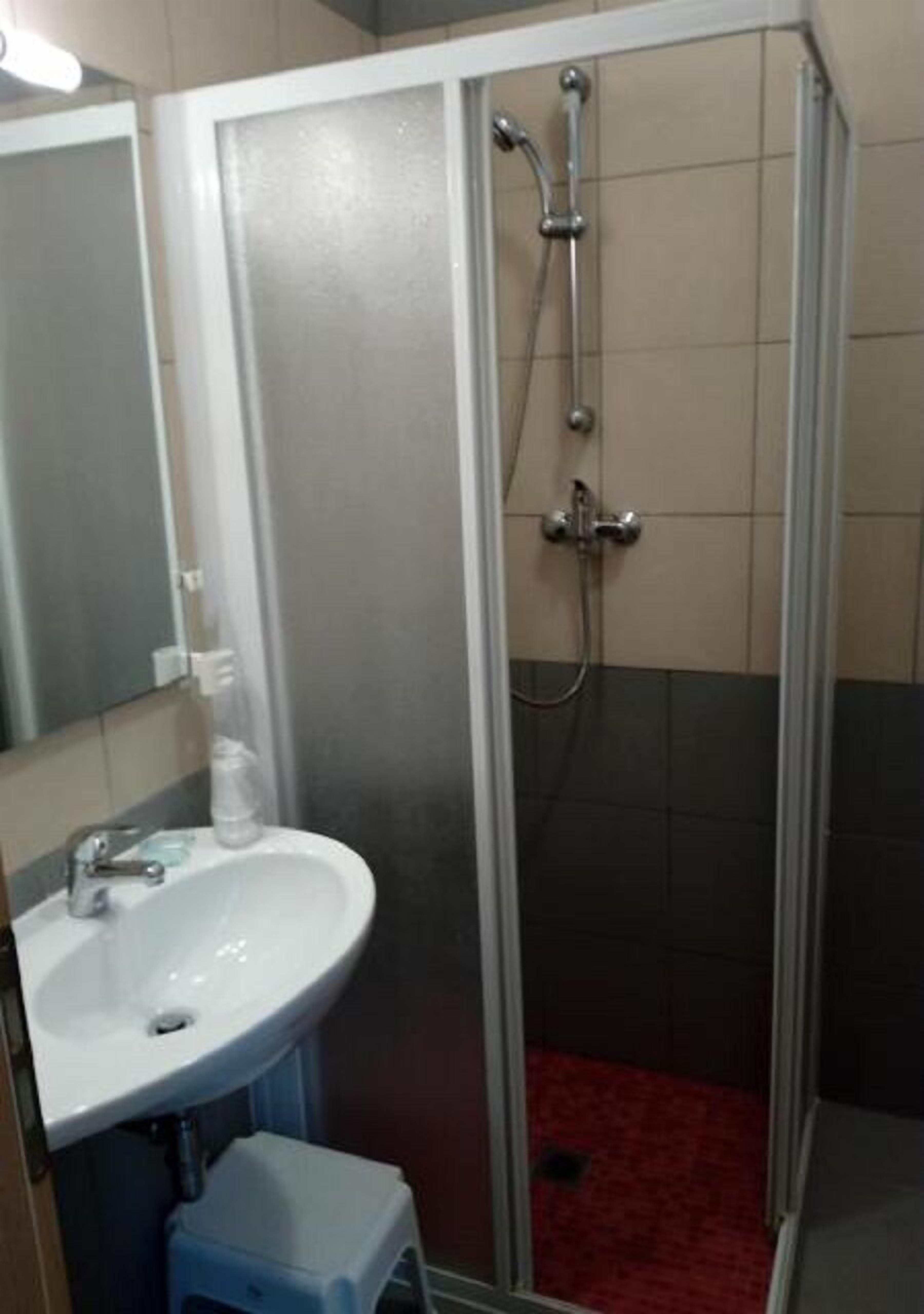 standard quadruple room | bathroom | shower, rainfall showerhead, hair dryer, bidet