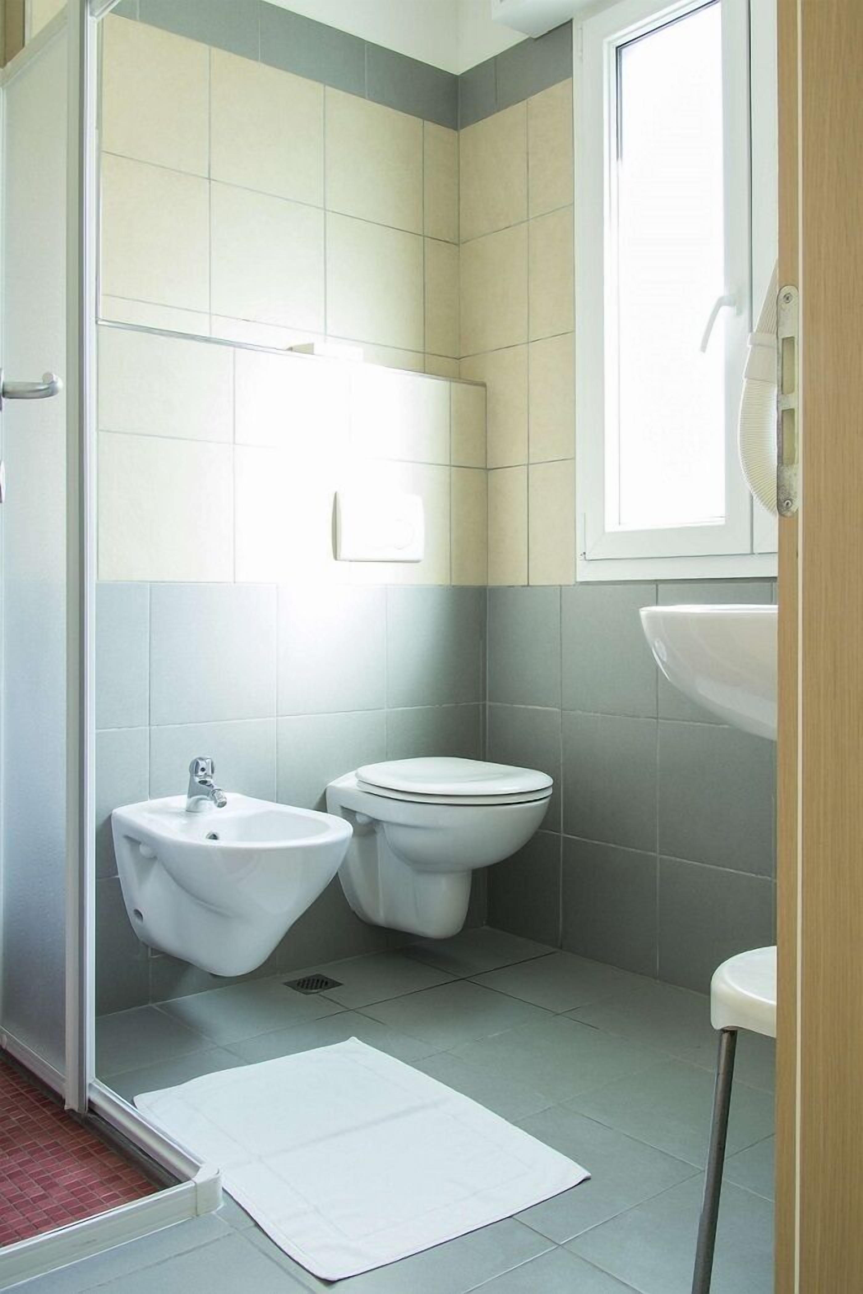 shower, rainfall showerhead, hair dryer, bidet