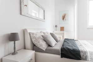 Apartment | Free WiFi, bed sheets