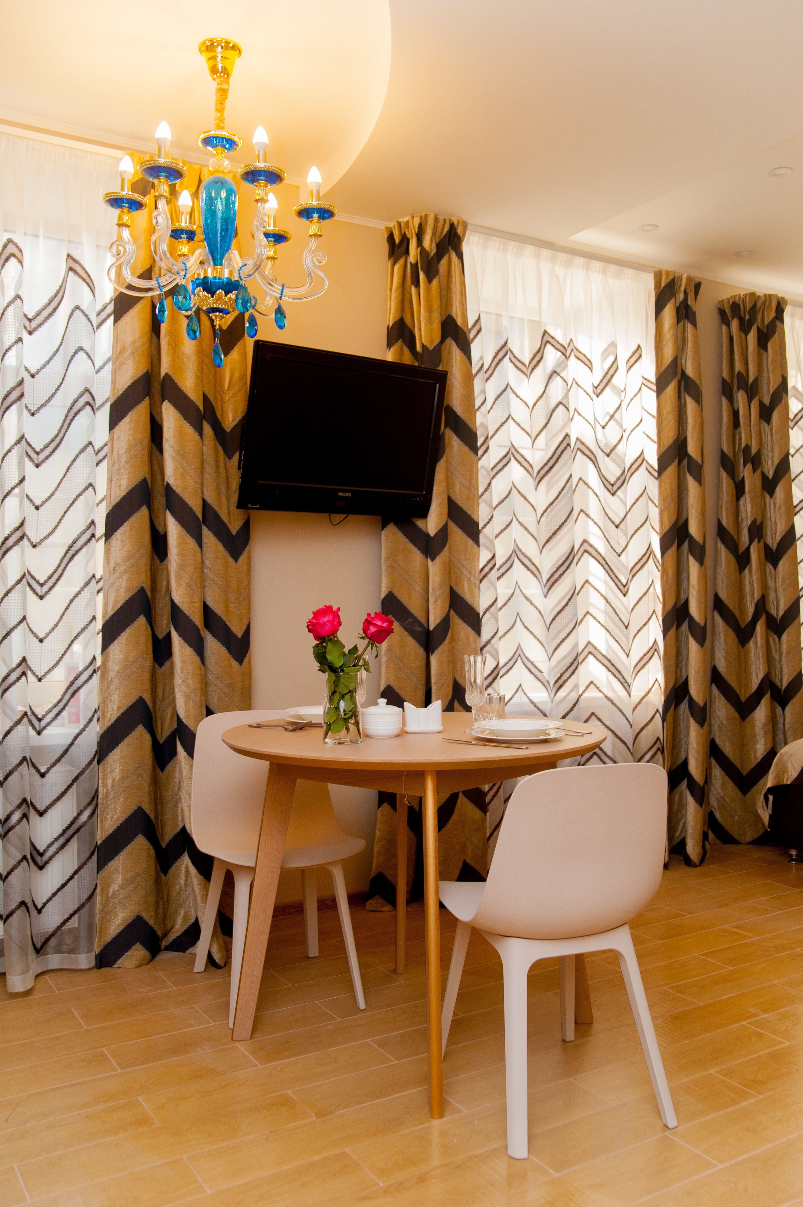 Appartement Standard, 1 très grand lit, non-fumeurs | Restauration dans la chambre