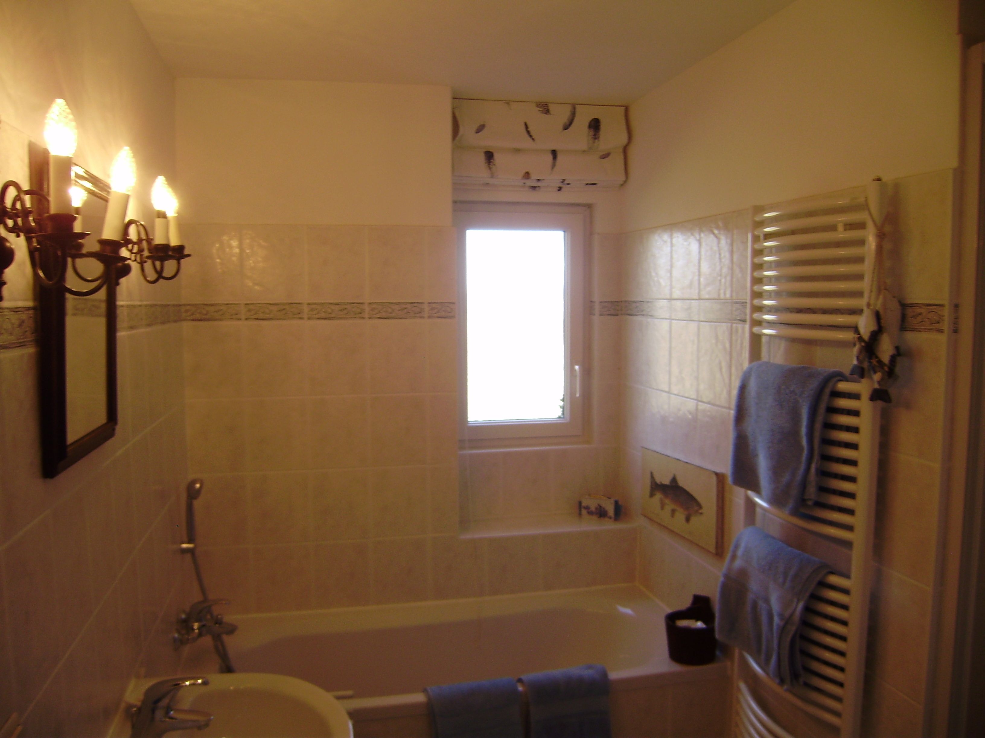 Romantisches Doppelzimmer (Le Collectionneur) | Badezimmer | Badewanne und Dusche (separat), Komfortbadewanne