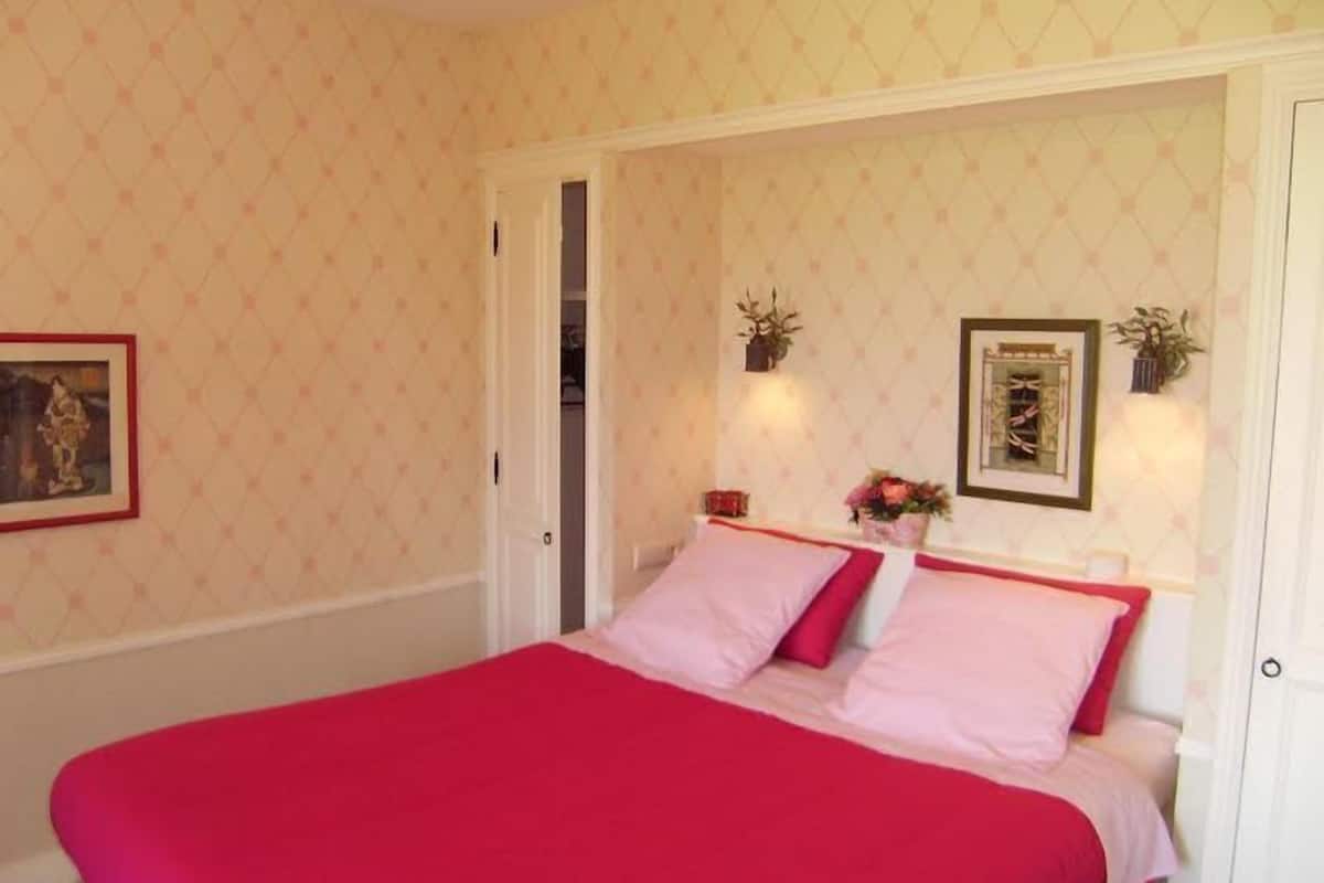 Premium bedding, iron/ironing board (on request), free cots/infant beds
