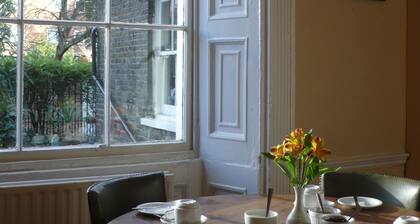 Pickwick Hall - Hostel
