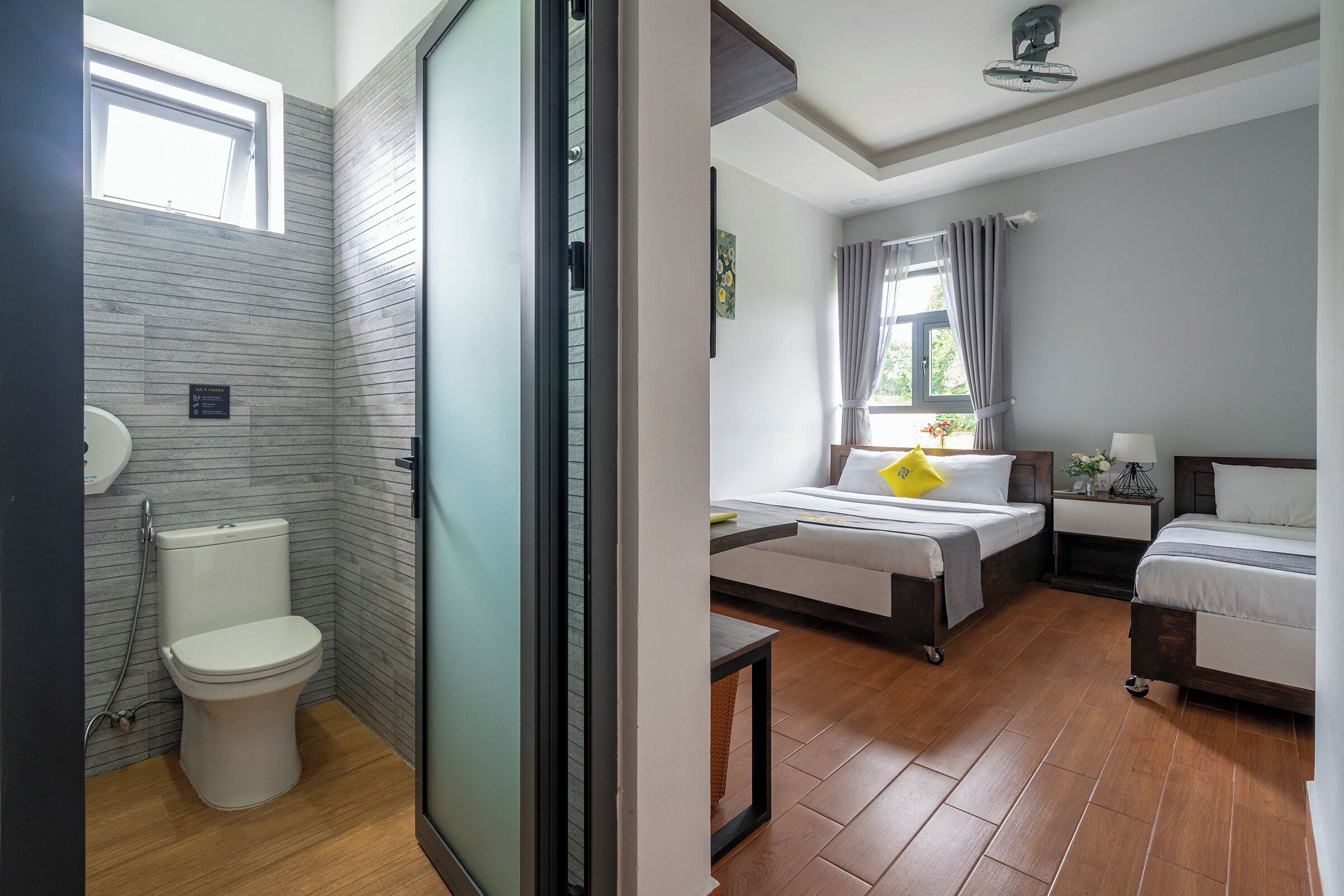 Deluxe Double or Twin Room | Minibar, desk, blackout curtains, free WiFi
