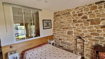 Double Room (Pere Pierron) | Premium bedding, individually decorated, individually furnished, desk