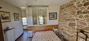 Double Room (Pere Pierron)