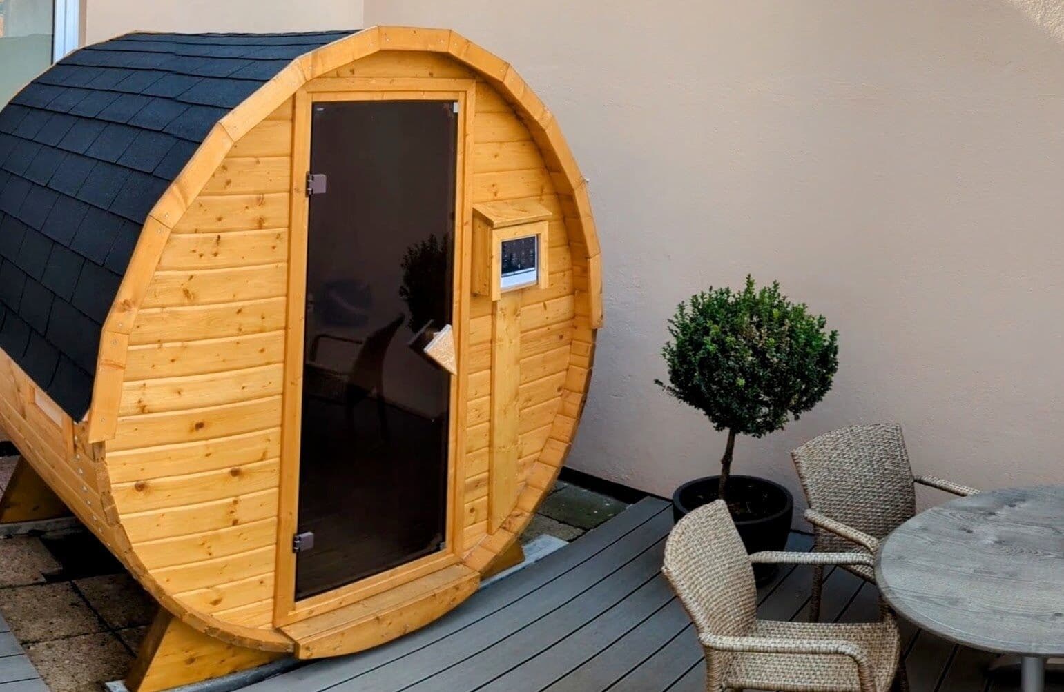Superior-Apartment | Allergikerbettwaren, Zimmersafe, Verdunkelungsvorhänge