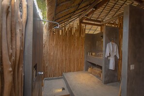 Minibar, in-room safe, desk, free cribs/infant beds - Tamu Koh Rong (Koh Rong)
