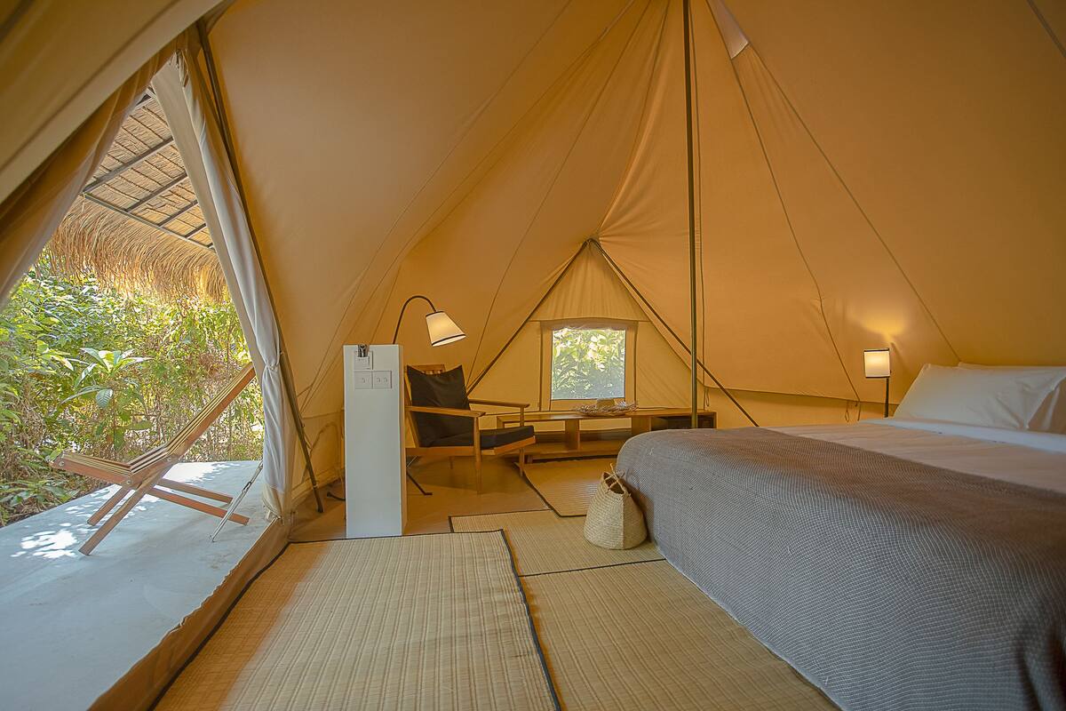 Garden Deluxe Tent