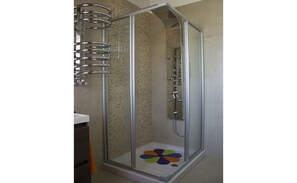 Bathroom shower - B&B Le Quattro Stagioni (Foggia)