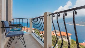 Kamar Deluks, pemandangan laut | Balkon