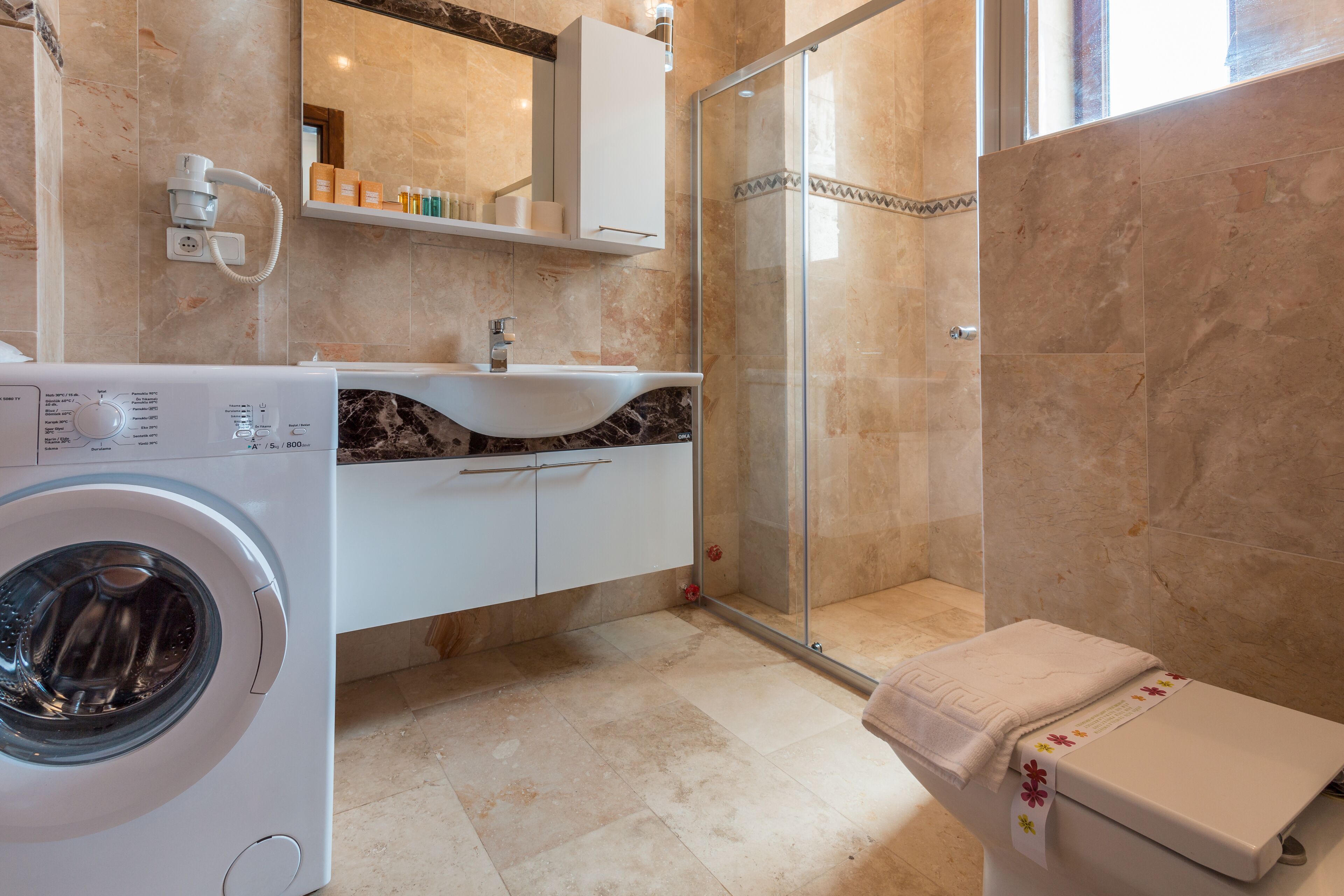 Suite, Meerblick | Badezimmer | Dusche, kostenlose Toilettenartikel, Haartrockner, Hausschuhe