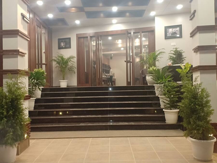 Fachada de la propiedad por la tarde o noche