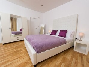 Classic Apartment, 3 Bedrooms | Iron/ironing board, free WiFi, bed sheets, wheelchair access