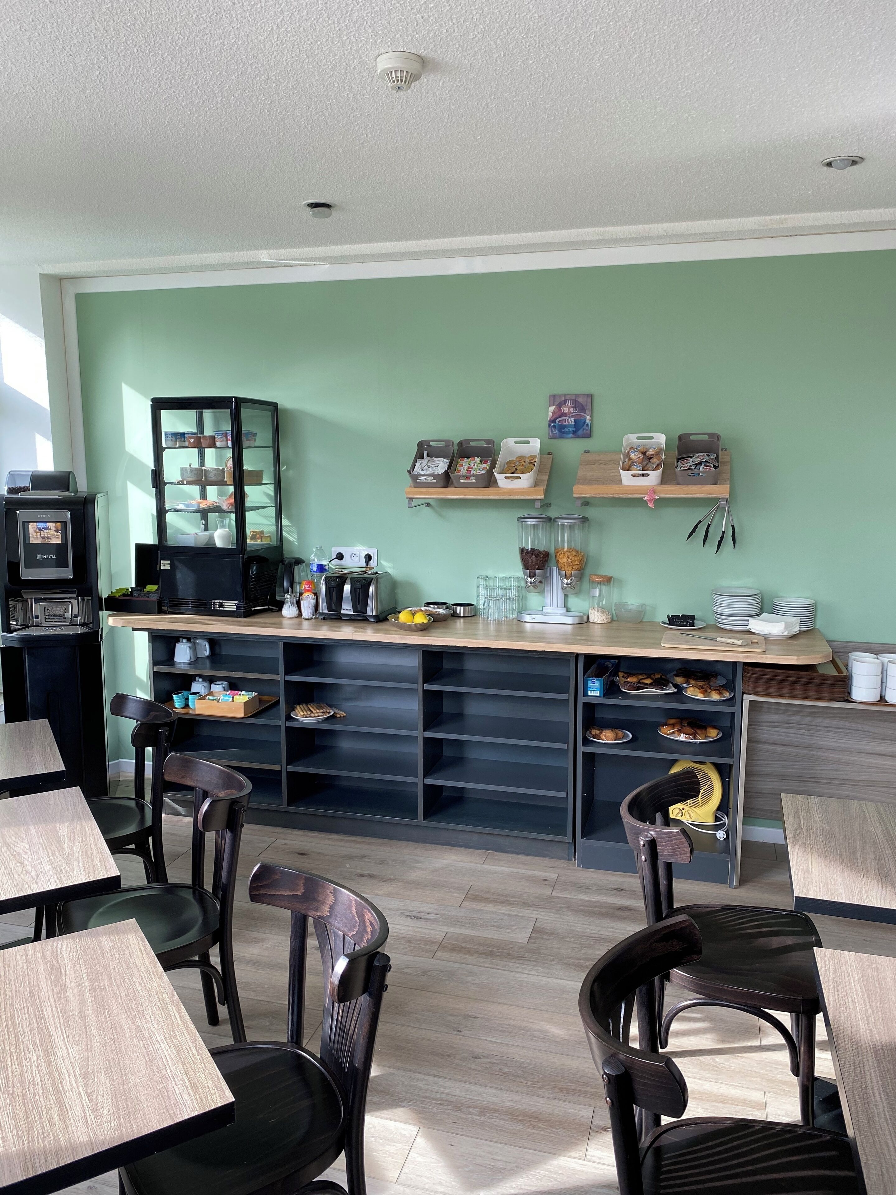 daily buffet breakfast (eur 9.50 per person)